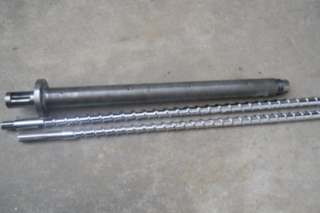 怎么保證擠出機(jī)機(jī)筒螺桿塑化的質(zhì)量？