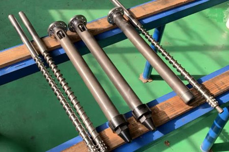 擠出機(jī)螺桿和機(jī)筒的使用條件及方法